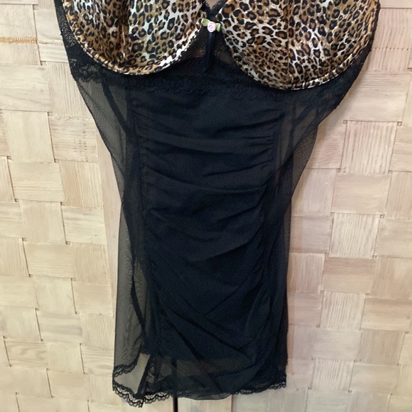 Victoria's Secret Sexy Slip with leopard accented push up Bra underwire cups. - Picture 3 of 5